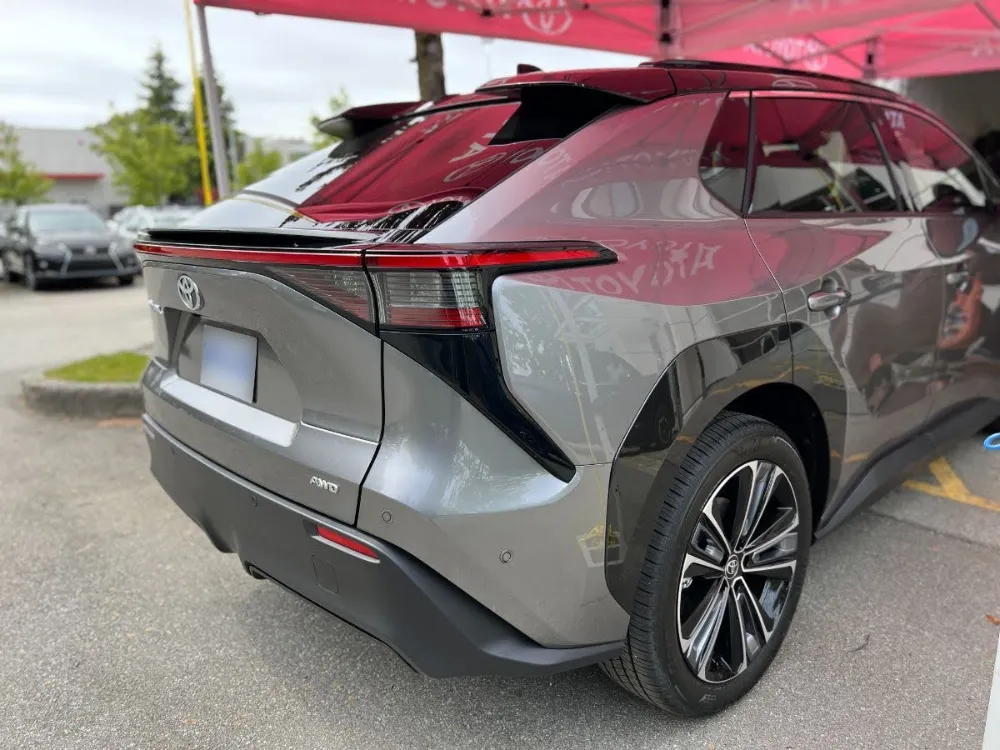 2023 Toyota bZ4X XLE Tech in Heavy Metal 2